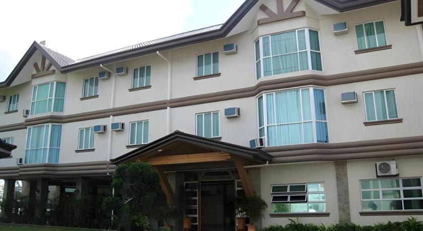 Chocolate And Berries Hotel Baliuag Экстерьер фото