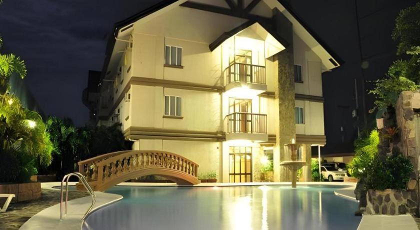 Chocolate And Berries Hotel Baliuag Экстерьер фото