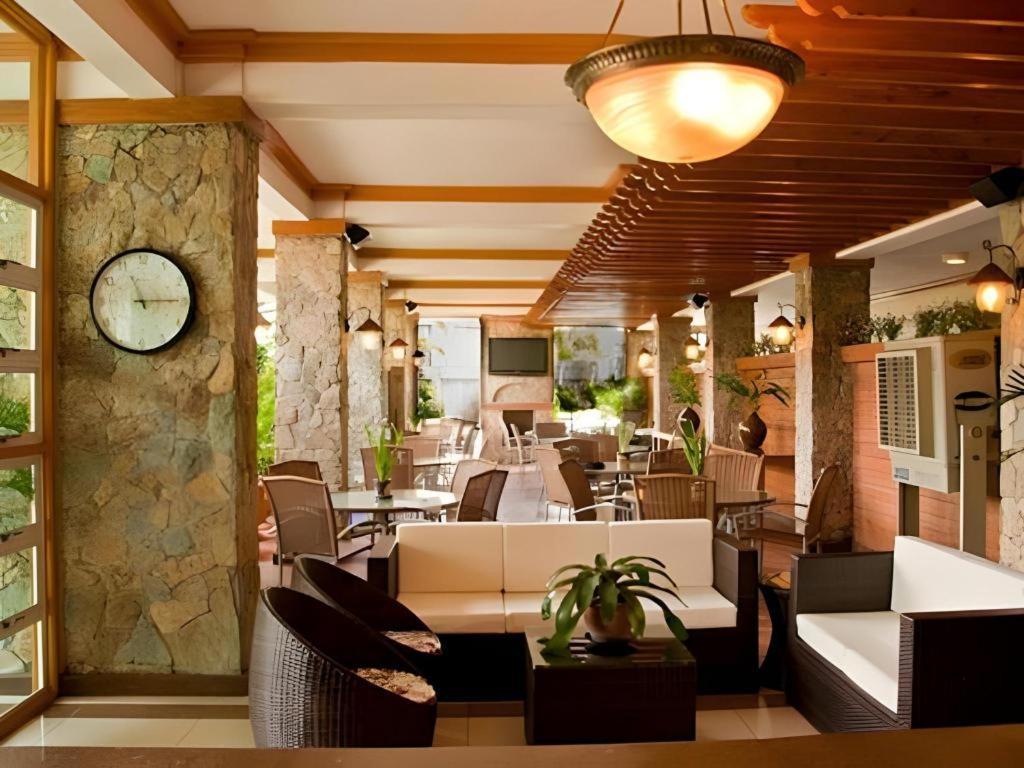 Chocolate And Berries Hotel Baliuag Экстерьер фото
